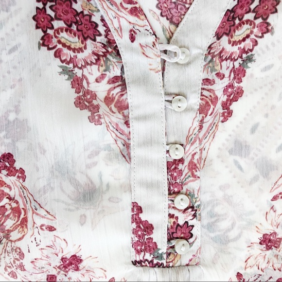 Maurice’s medium floral blouse - Picture 4 of 8